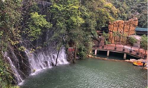 清远古龙峡玻璃大峡谷_广东清远古龙峡景区玻